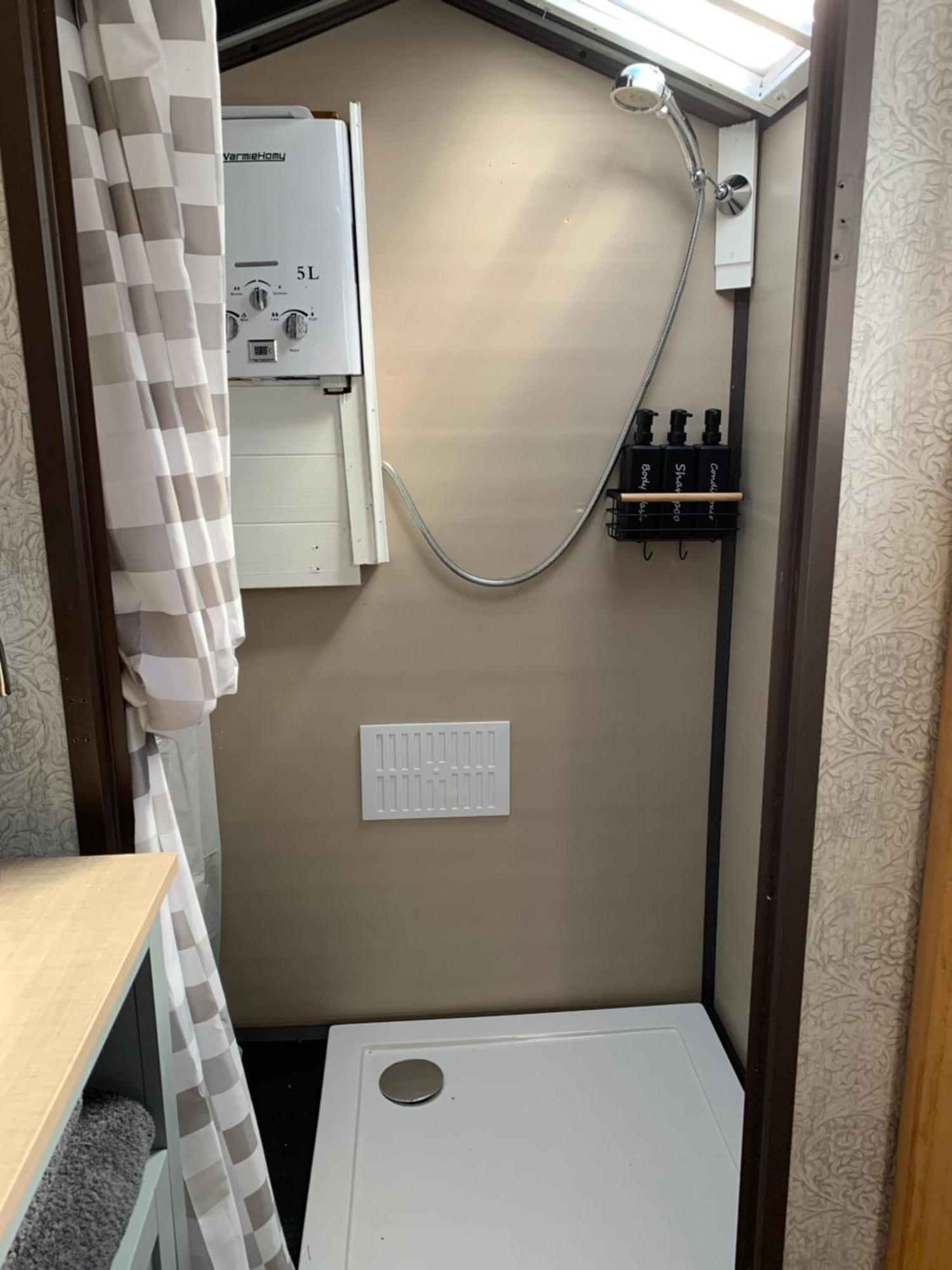Hedgehog Lodge Colwall エクステリア 写真